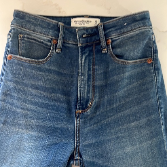 Abercrombie & Fitch high rise skinny crop jeans - Picture 2 of 3